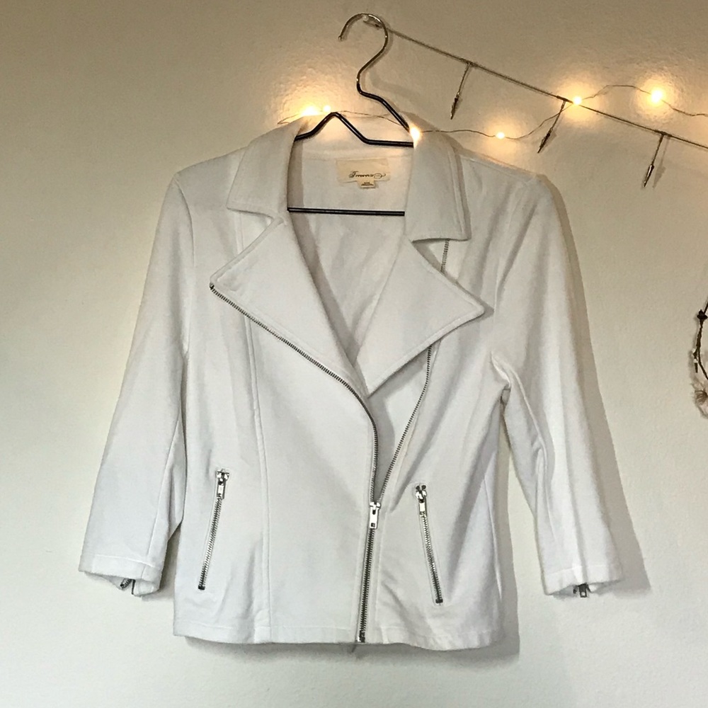 White cropped blazer